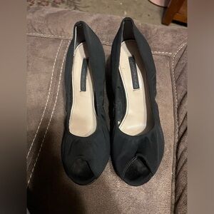 Bandolino open toed dressy shoes